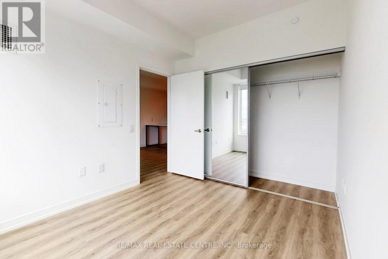 1221 - 2485 EGLINTON AVENUE W, Mississauga (Central Erin Mills), Ontario, L5M2V8