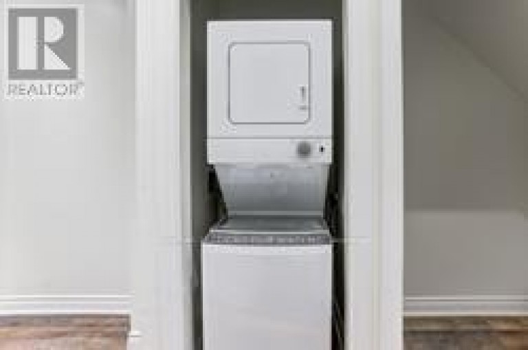 MAIN - 190 MARION STREET, Toronto (High Park-Swansea), Ontario, M6R1E8