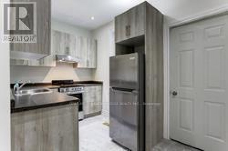 MAIN - 190 MARION STREET, Toronto (High Park-Swansea), Ontario, M6R1E8