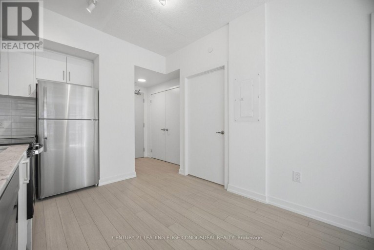 1605 - 4010 EGLINTON AVENUE W, Toronto (Humber Heights), Ontario, M9A0G5