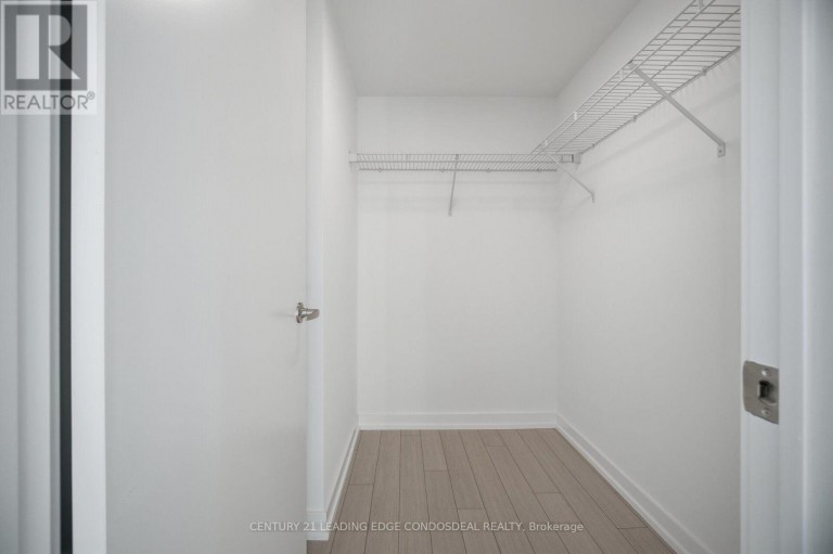 1605 - 4010 EGLINTON AVENUE W, Toronto (Humber Heights), Ontario, M9A0G5
