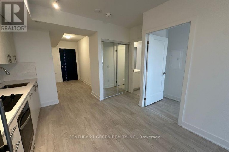 501 - 2545 SIMCOE STREET N, Oshawa (Windfields), Ontario, L1L0W3