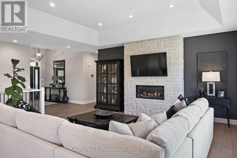 150 LOUISE CREEK CRESCENT, West Grey, Ontario, N0G1S0