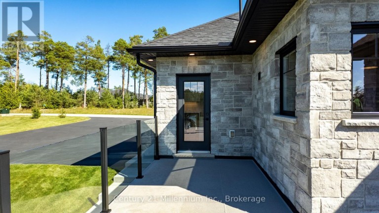 150 LOUISE CREEK CRESCENT, West Grey, Ontario, N0G1S0