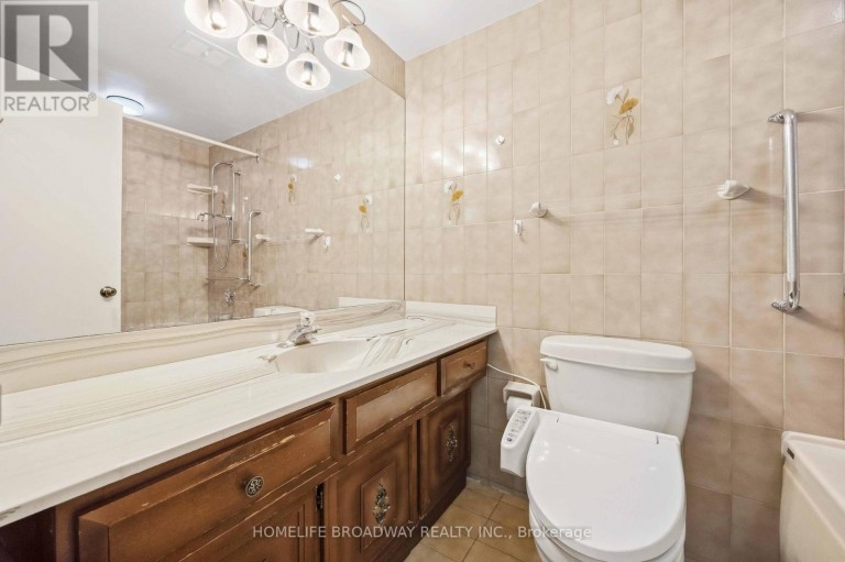 212 BAYVIEW FAIRWAYS DRIVE, Markham (Bayview Fairway-Bayview Country Club Esta, Ontario, L3T2Z3