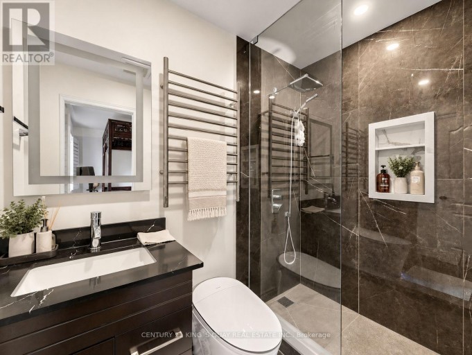 34 LOOKER DRIVE, Barrie (Holly), Ontario, L4N7V3