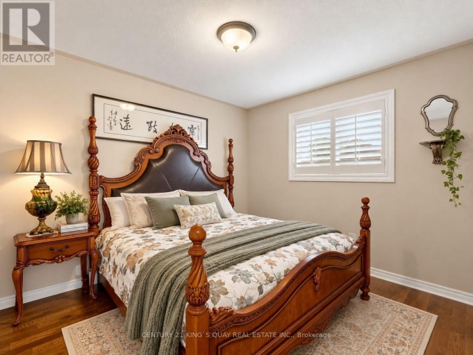 34 LOOKER DRIVE, Barrie (Holly), Ontario, L4N7V3