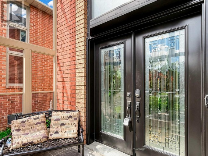 34 LOOKER DRIVE, Barrie (Holly), Ontario, L4N7V3