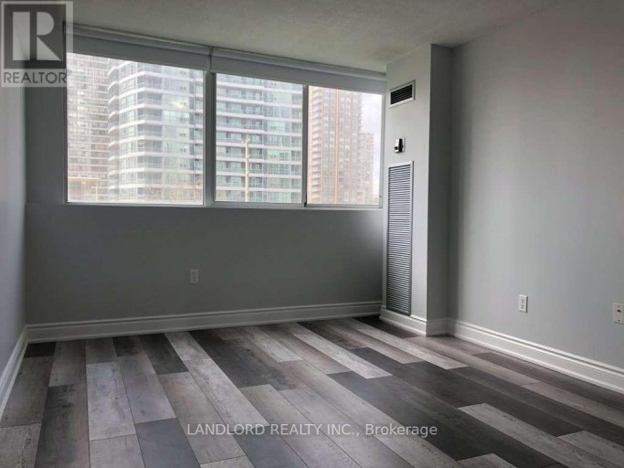 405 - 3590 KANEFF CRESCENT, Mississauga (Mississauga Valleys), Ontario, L5A3X3