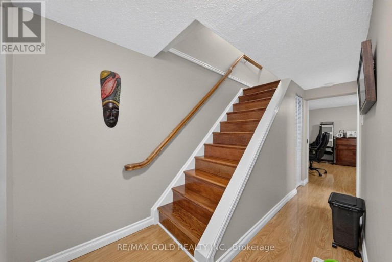 15 JACKMAN DRIVE, Brampton (Northgate), Ontario, L6S2L7
