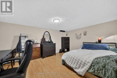 15 JACKMAN DRIVE Brampton (Northgate) Ontario photo 35