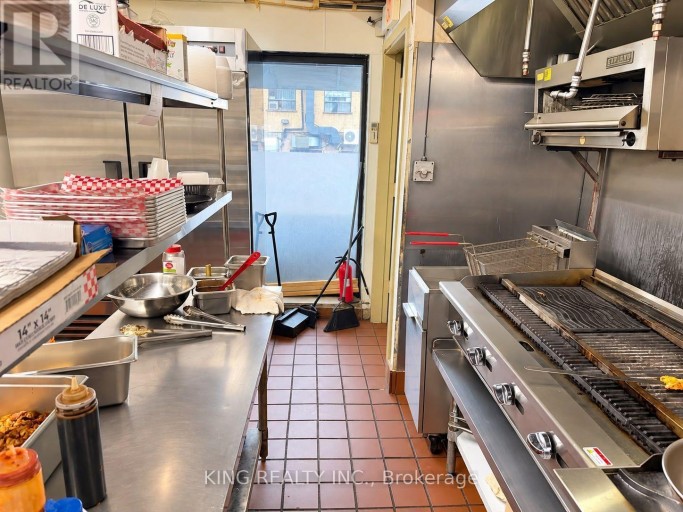 133 JEFFERSON AVENUE, Toronto (South Parkdale), Ontario, M6K3E4