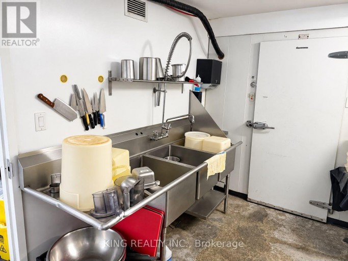 133 JEFFERSON AVENUE, Toronto (South Parkdale), Ontario, M6K3E4
