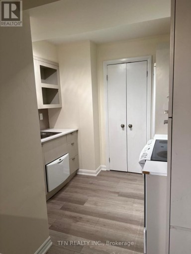 111 ELIZABETH STREET, Toronto (Bay Street Corridor), Ontario, M5G1P7