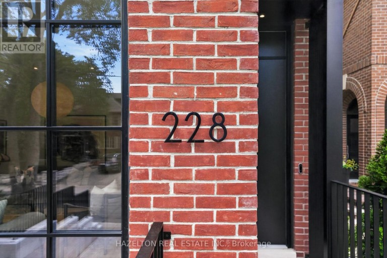 228 GLEN ROAD, Toronto (Rosedale-Moore Park), Ontario, M4W2X3