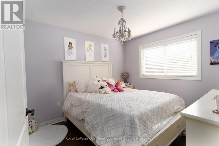 99 SWEETNAM DRIVE, Kawartha Lakes (Lindsay), Ontario, K9V0A6