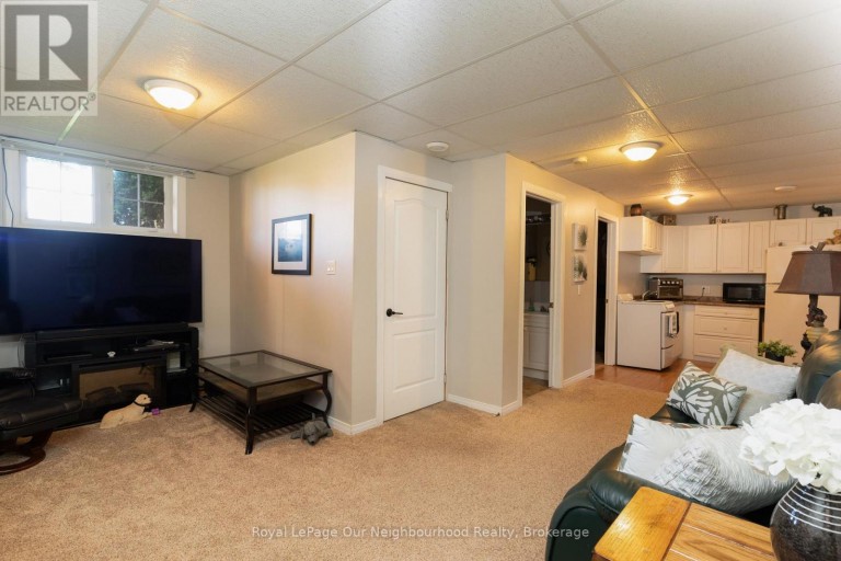 99 SWEETNAM DRIVE, Kawartha Lakes (Lindsay), Ontario, K9V0A6