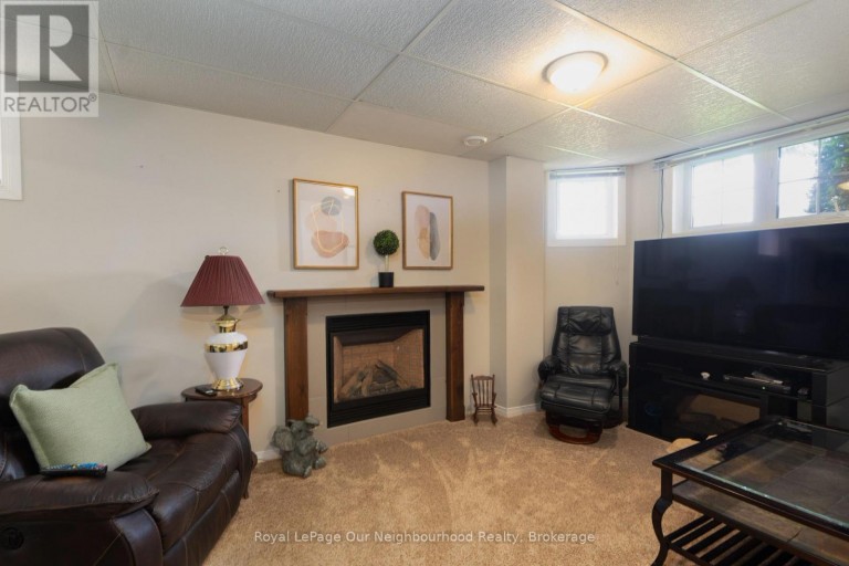 99 SWEETNAM DRIVE, Kawartha Lakes (Lindsay), Ontario, K9V0A6