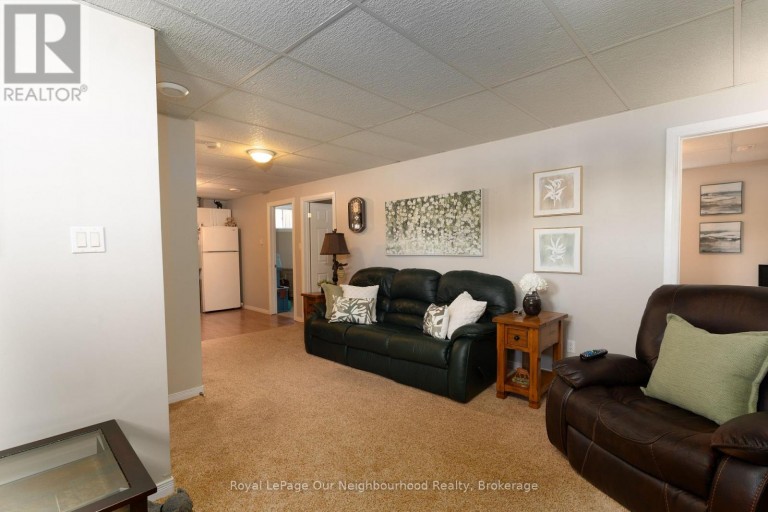 99 SWEETNAM DRIVE, Kawartha Lakes (Lindsay), Ontario, K9V0A6
