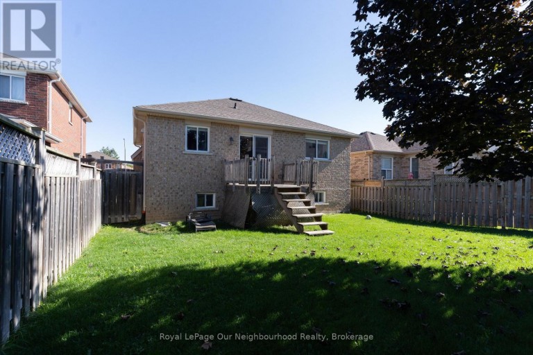 99 SWEETNAM DRIVE, Kawartha Lakes (Lindsay), Ontario, K9V0A6