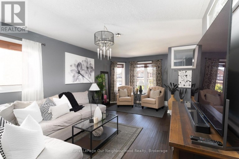 99 SWEETNAM DRIVE, Kawartha Lakes (Lindsay), Ontario, K9V0A6