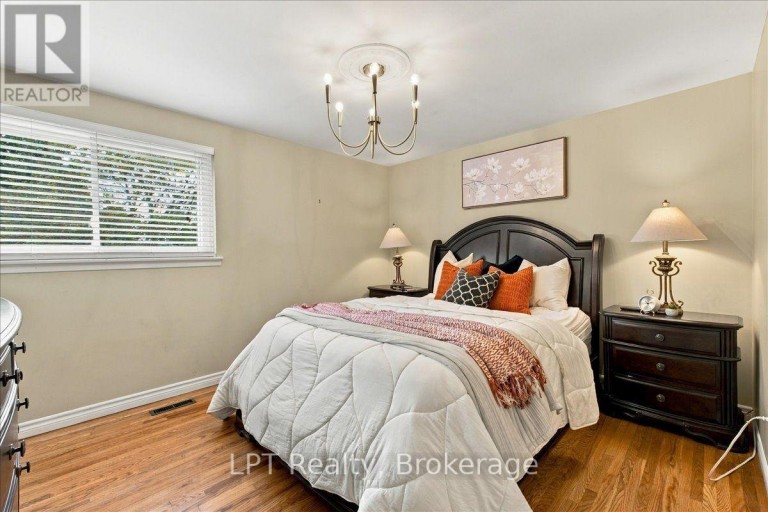 514 OAKWOOD AVENUE, Oshawa (O'Neill), Ontario, L1G2R2