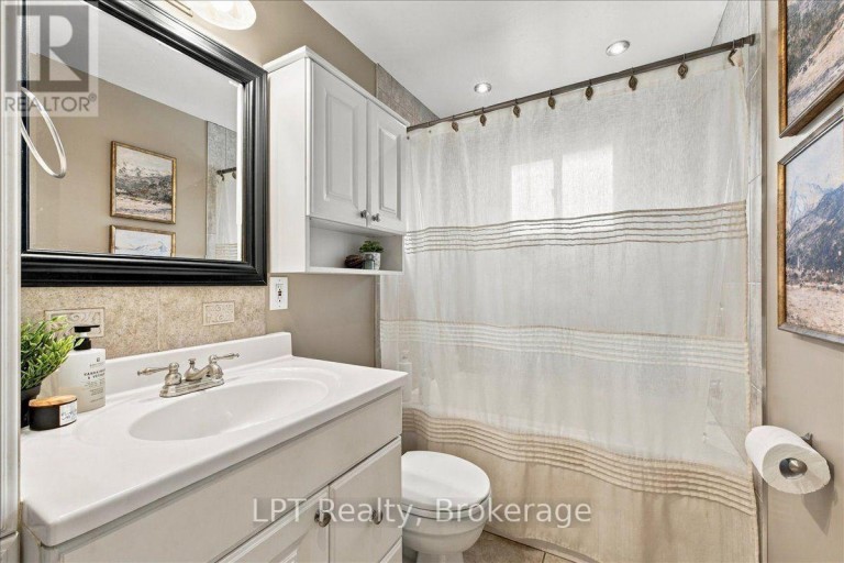 514 OAKWOOD AVENUE, Oshawa (O'Neill), Ontario, L1G2R2