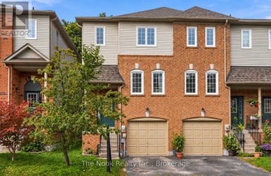 33 ASPEN PARK WAY Whitby (Downtown Whitby) Ontario photo 1