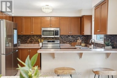 33 ASPEN PARK WAY Whitby (Downtown Whitby) Ontario photo 10
