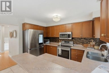 33 ASPEN PARK WAY Whitby (Downtown Whitby) Ontario photo 11