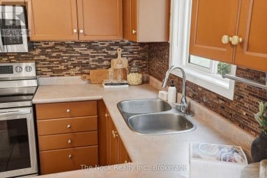 33 ASPEN PARK WAY Whitby (Downtown Whitby) Ontario photo 12