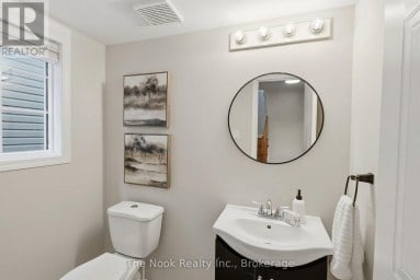 33 ASPEN PARK WAY Whitby (Downtown Whitby) Ontario photo 18