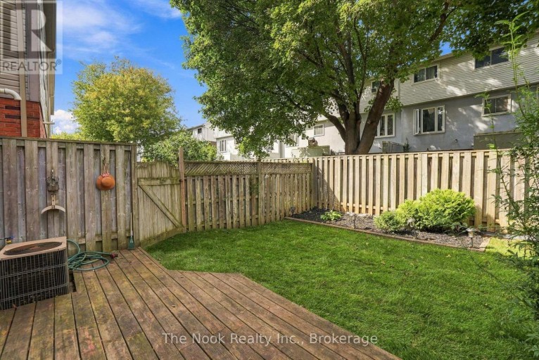 33 ASPEN PARK WAY, Whitby (Downtown Whitby), Ontario, L1N9M6
