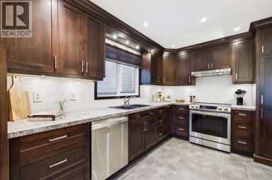 43 Beaconsfield Rise NW Calgary Alberta photo 11
