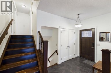 43 Beaconsfield Rise NW Calgary Alberta photo 14