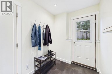43 Beaconsfield Rise NW Calgary Alberta photo 29