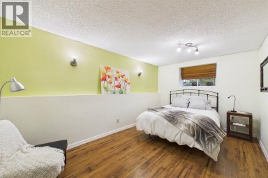 43 Beaconsfield Rise NW Calgary Alberta photo 32