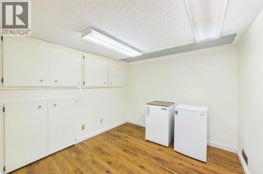43 Beaconsfield Rise NW Calgary Alberta photo 33