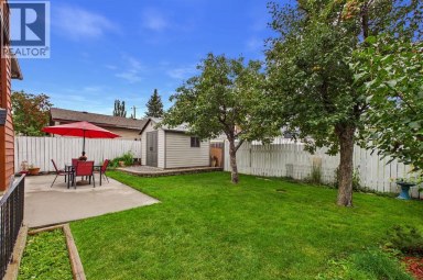 43 Beaconsfield Rise NW Calgary Alberta photo 35