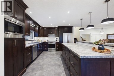 43 Beaconsfield Rise NW Calgary Alberta photo 9