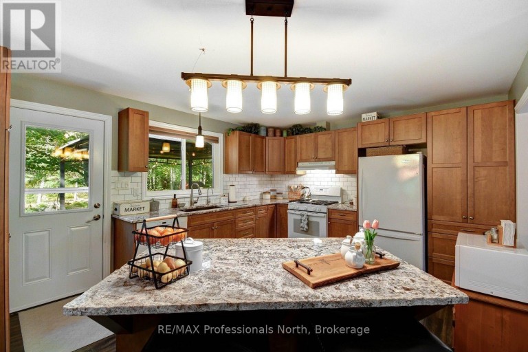 1017 CLEMENT LAKE ROAD, Highlands East (Monmouth), Ontario, K0L3C0