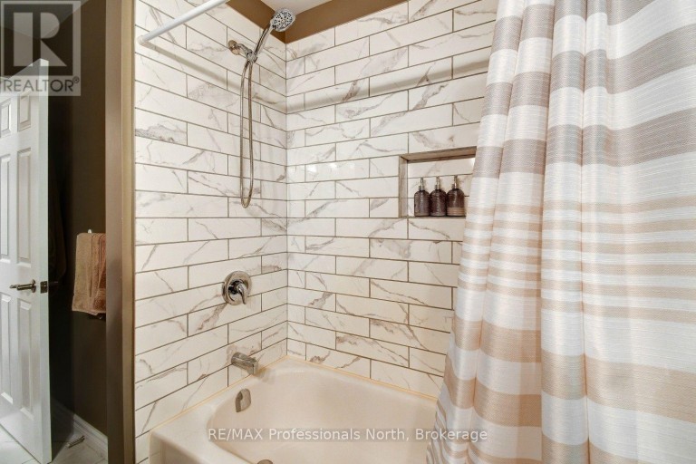 1017 CLEMENT LAKE ROAD, Highlands East (Monmouth), Ontario, K0L3C0
