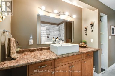 1017 CLEMENT LAKE ROAD Highlands East (Monmouth) Ontario photo 27