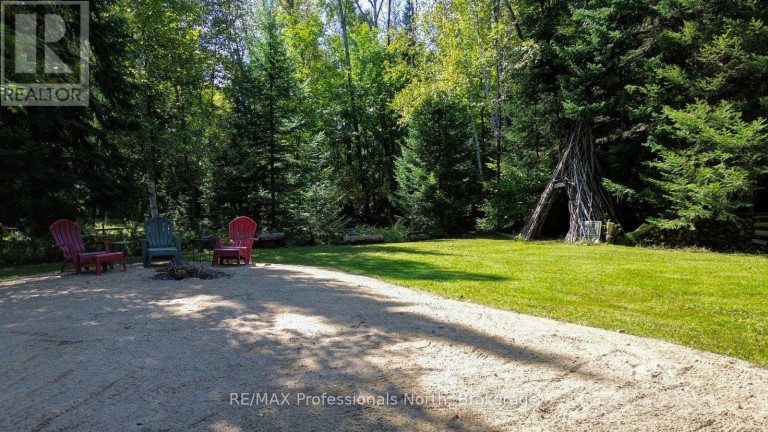 1017 CLEMENT LAKE ROAD, Highlands East (Monmouth), Ontario, K0L3C0