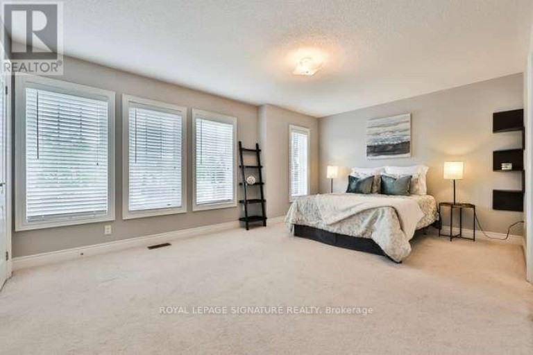 488 FOXCROFT BOULEVARD, Newmarket (Stonehaven-Wyndham), Ontario, L3X3L7