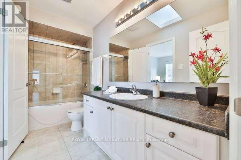 488 FOXCROFT BOULEVARD, Newmarket (Stonehaven-Wyndham), Ontario, L3X3L7