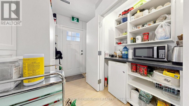 6 - 153 WOODBRIDGE AVENUE, Vaughan (West Woodbridge), Ontario, L4L2S6