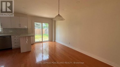 711 IRWIN CRESCENT Newmarket (Huron Heights-Leslie Valley) Ontario photo 10