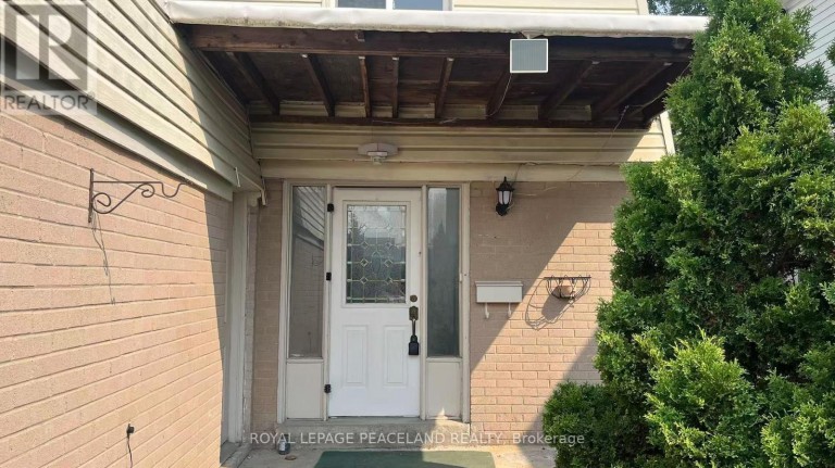 711 IRWIN CRESCENT, Newmarket (Huron Heights-Leslie Valley), Ontario, L3Y5A4
