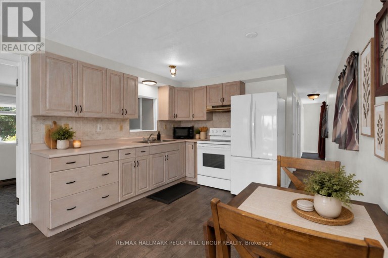 17 BALANTRAE DRIVE, Oro-Medonte, Ontario, L3V0P9